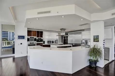 21200 Point Place Aventura FL 33180