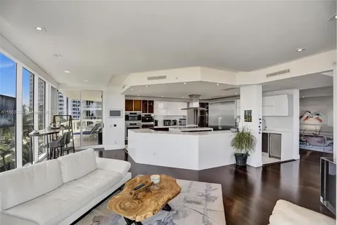 21200 Point Place Aventura FL 33180
