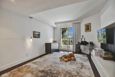 21200 Point Place Aventura FL 33180