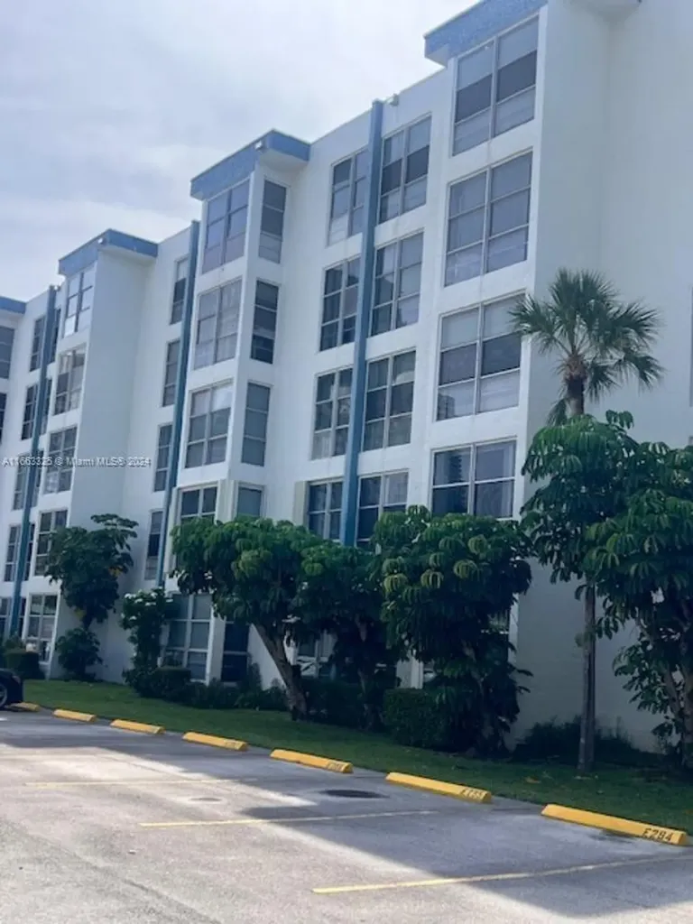 17570 Atlantic Boulevard Sunny Isles Beach FL 33160