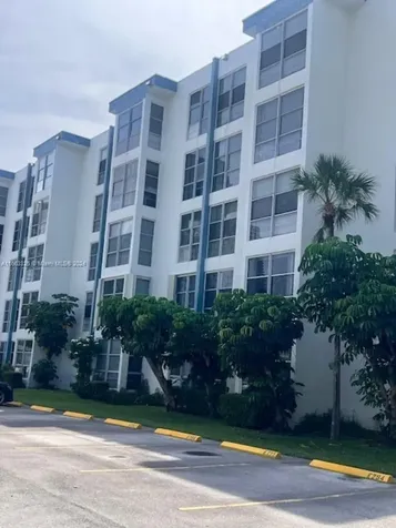 17570 Atlantic Boulevard Sunny Isles Beach FL 33160