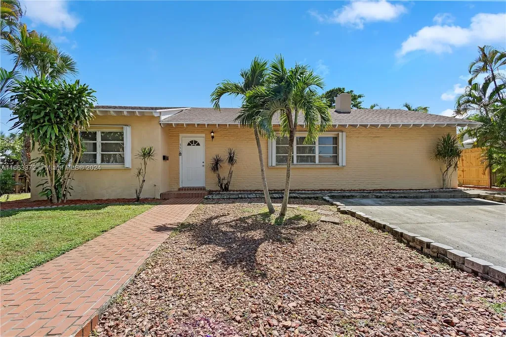 350 Colonial Road West Palm Beach FL 33405