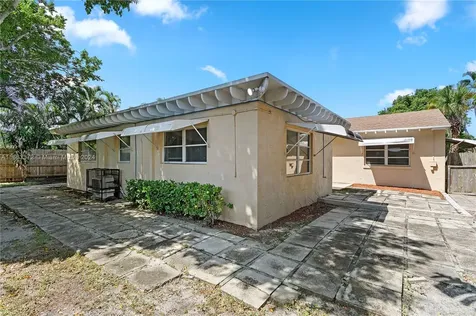 350 Colonial Road West Palm Beach FL 33405