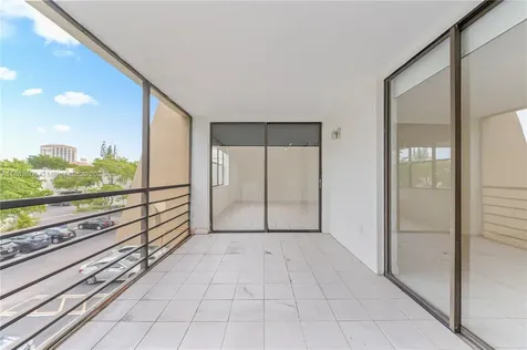 20301 NE 30th Avenue Aventura FL 33180