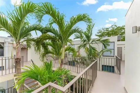 20301 NE 30th Avenue Aventura FL 33180
