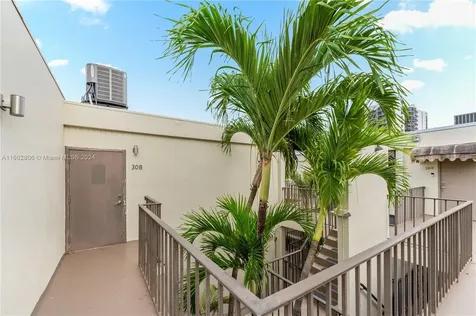20301 NE 30th Avenue Aventura FL 33180
