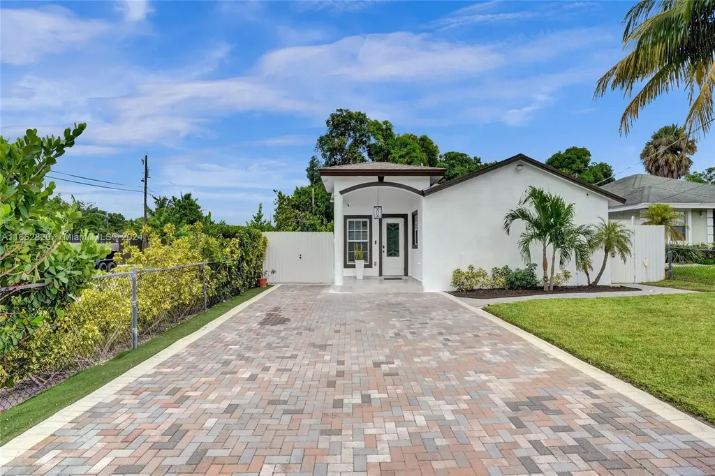 2643 Florida Street West Palm Beach FL 33406