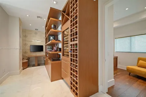 460 NE 28th Street Miami FL 33137