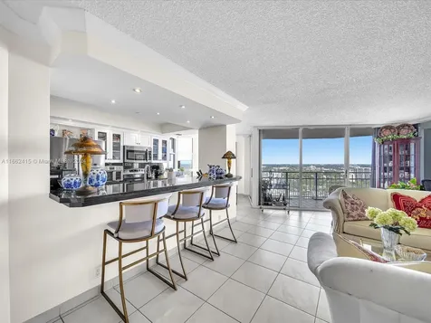 4000 Towerside Terrace Miami FL 33138
