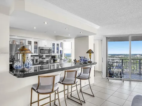 4000 Towerside Terrace Miami FL 33138