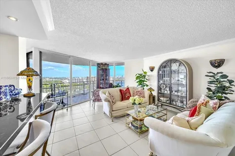 4000 Towerside Terrace Miami FL 33138