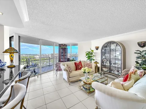 4000 Towerside Terrace Miami FL 33138