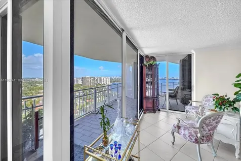 4000 Towerside Terrace Miami FL 33138