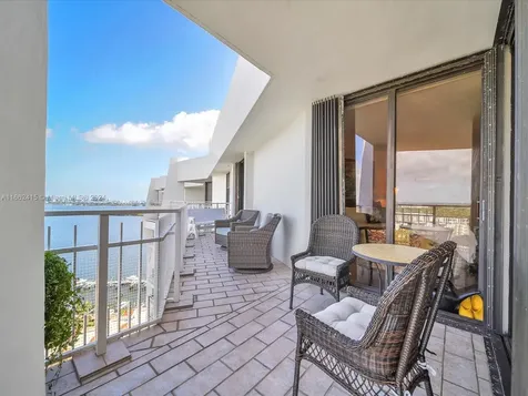 4000 Towerside Terrace Miami FL 33138