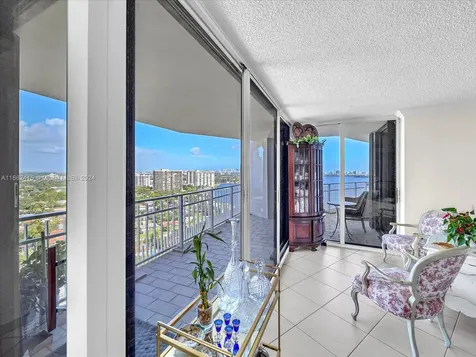 4000 Towerside Terrace Miami FL 33138