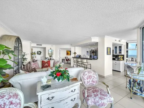 4000 Towerside Terrace Miami FL 33138