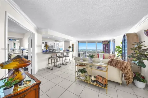 4000 Towerside Terrace Miami FL 33138