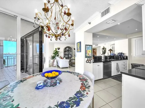 4000 Towerside Terrace Miami FL 33138