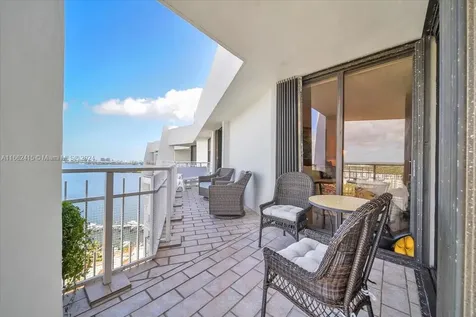 4000 Towerside Terrace Miami FL 33138