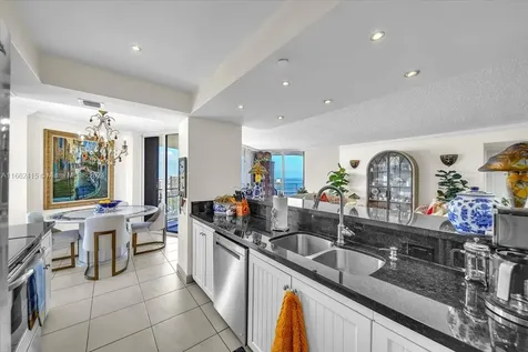 4000 Towerside Terrace Miami FL 33138