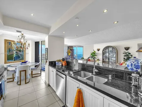 4000 Towerside Terrace Miami FL 33138