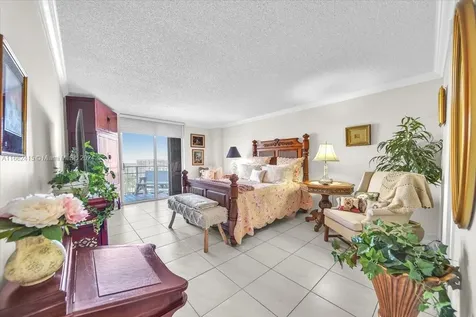 4000 Towerside Terrace Miami FL 33138