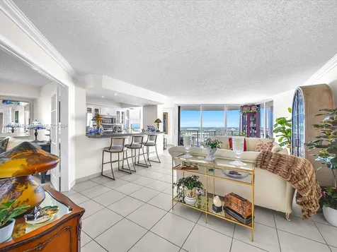 4000 Towerside Terrace Miami FL 33138