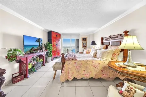 4000 Towerside Terrace Miami FL 33138