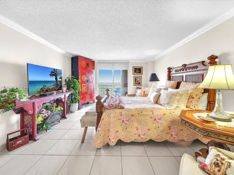 4000 Towerside Terrace Miami FL 33138