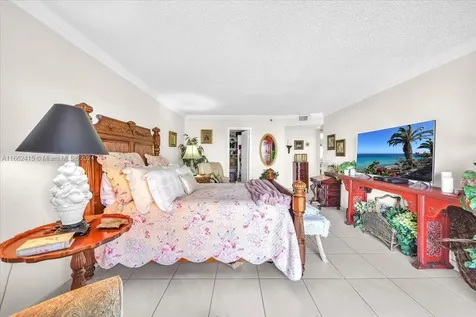 4000 Towerside Terrace Miami FL 33138