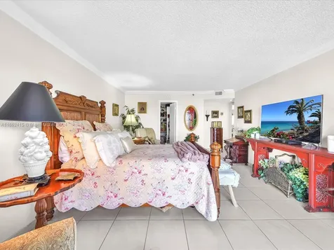 4000 Towerside Terrace Miami FL 33138