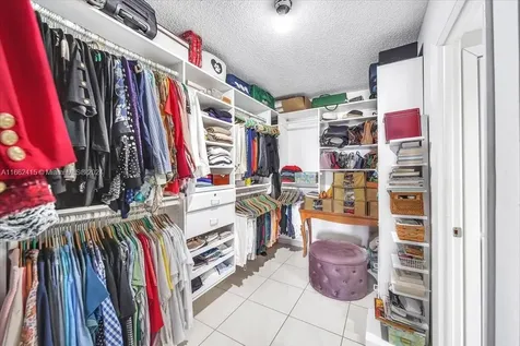 4000 Towerside Terrace Miami FL 33138