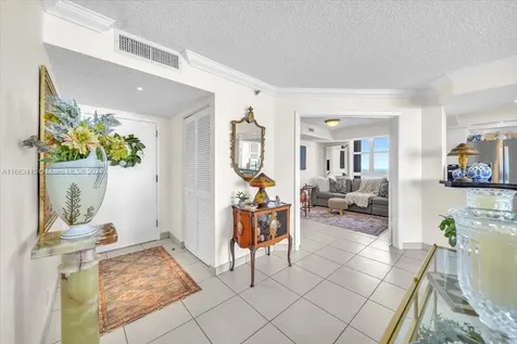 4000 Towerside Terrace Miami FL 33138