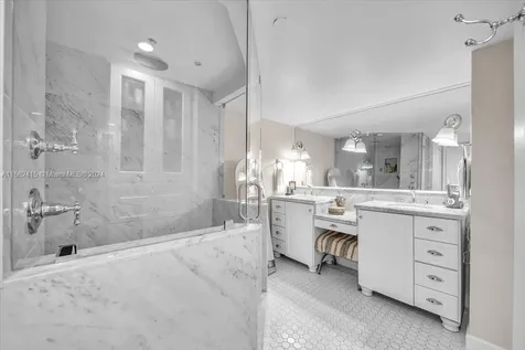4000 Towerside Terrace Miami FL 33138