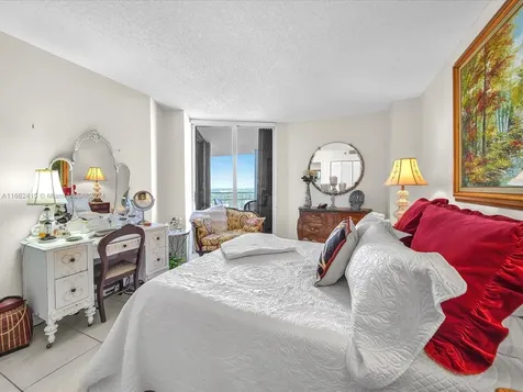 4000 Towerside Terrace Miami FL 33138