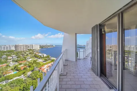 4000 Towerside Terrace Miami FL 33138