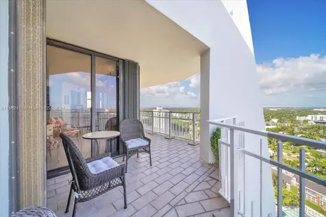 4000 Towerside Terrace Miami FL 33138