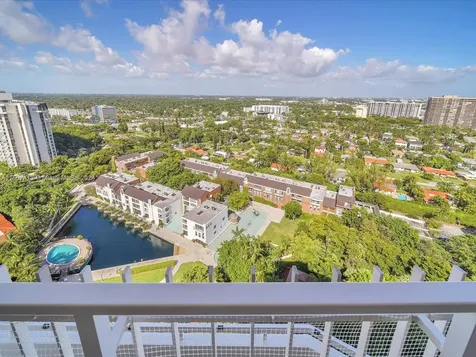 4000 Towerside Terrace Miami FL 33138