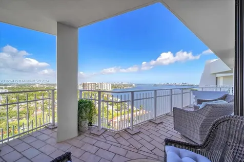 4000 Towerside Terrace Miami FL 33138