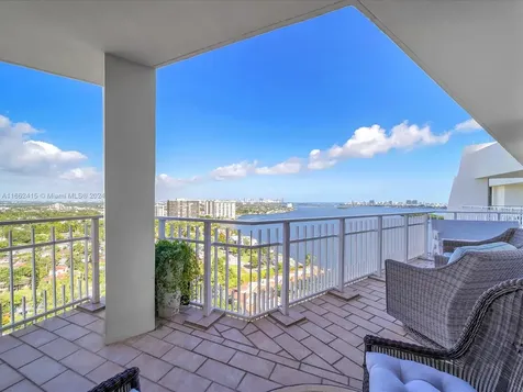 4000 Towerside Terrace Miami FL 33138