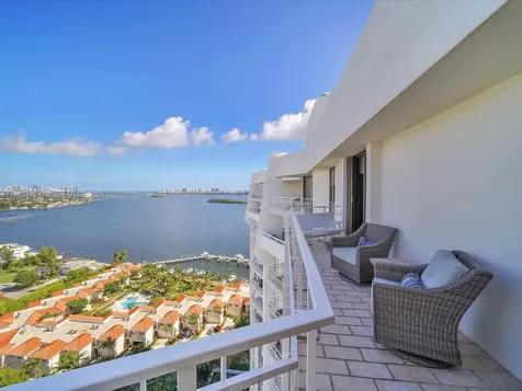 4000 Towerside Terrace Miami FL 33138