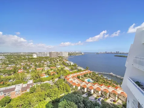 4000 Towerside Terrace Miami FL 33138