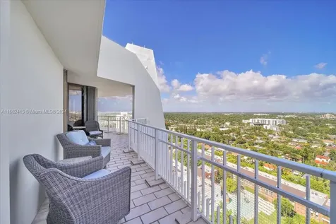 4000 Towerside Terrace Miami FL 33138