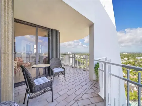 4000 Towerside Terrace Miami FL 33138