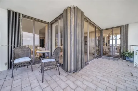 4000 Towerside Terrace Miami FL 33138