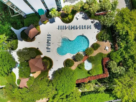 4000 Towerside Terrace Miami FL 33138