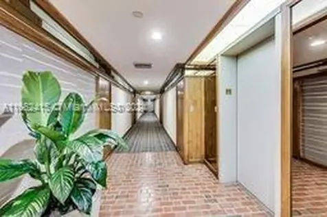 4000 Towerside Terrace Miami FL 33138