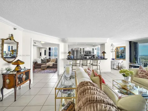 4000 Towerside Terrace Miami FL 33138