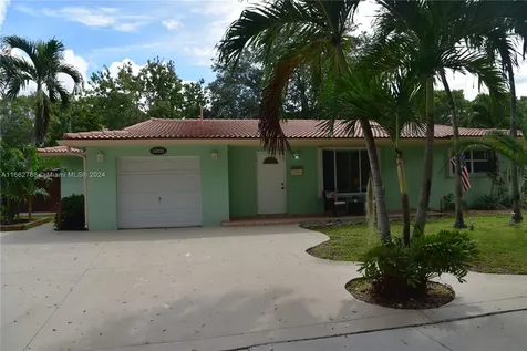 14231 Lake Saranac Avenue Miami Lakes FL 33014