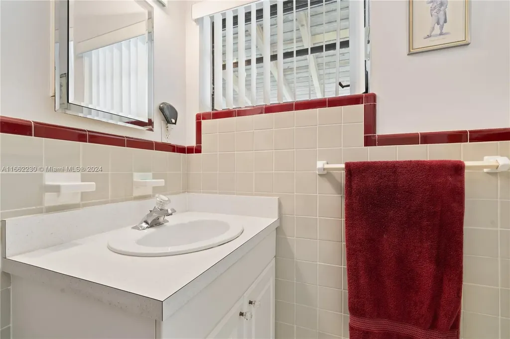 1643 SE 13th Street Fort Lauderdale FL 33316